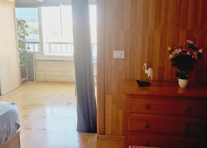 Small Rooftop, Ocean View أرونا