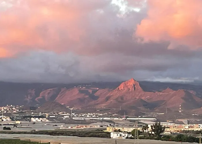 Small Rooftop, Ocean View بيت للعطل